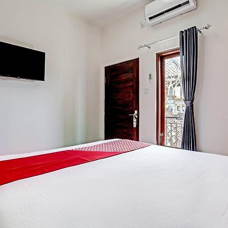 Oyo 91080 Kubu D&D Guesthouse Seminyak Kültér fotó